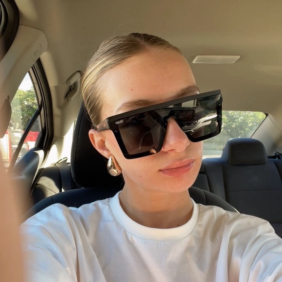 Meet your Posher, Ella - Picture 5 of 8